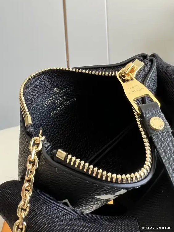 Official oldcobbler VUITTON LOUIS POUCH KEY 0524